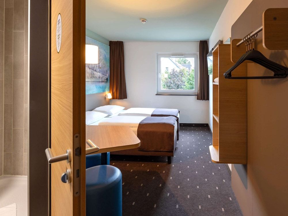 B&B HOTEL Koblenz-City Twin Room 4