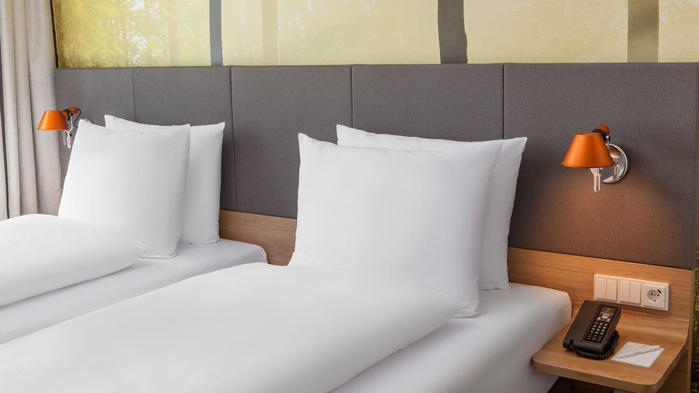 Holiday Inn Munich - Leuchtenbergring by IHG Standard Room, 2 Twin Beds 3