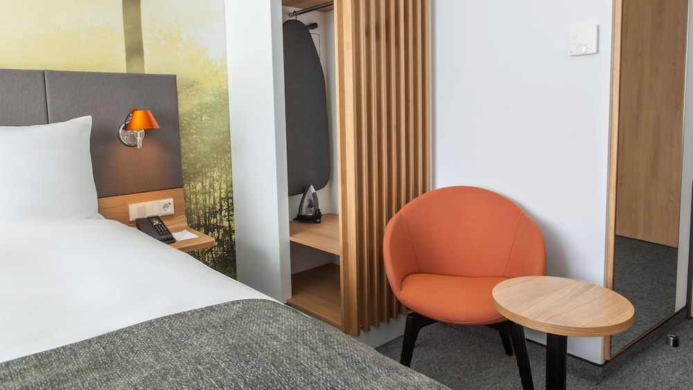 Holiday Inn Munich - Leuchtenbergring by IHG Standard Room, 2 Twin Beds 5