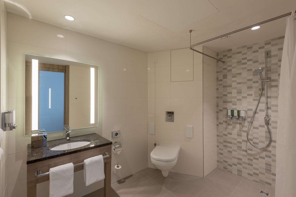 Hampton by Hilton Frankfurt City Centre East Room, 1 Queen Bed, Non Smoking 6