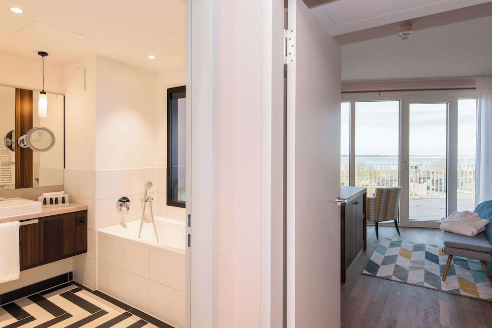 THE LIBERTY Hotel Bremerhaven, BW Signature Collection Suite, 1 Double Bed, Balcony 5