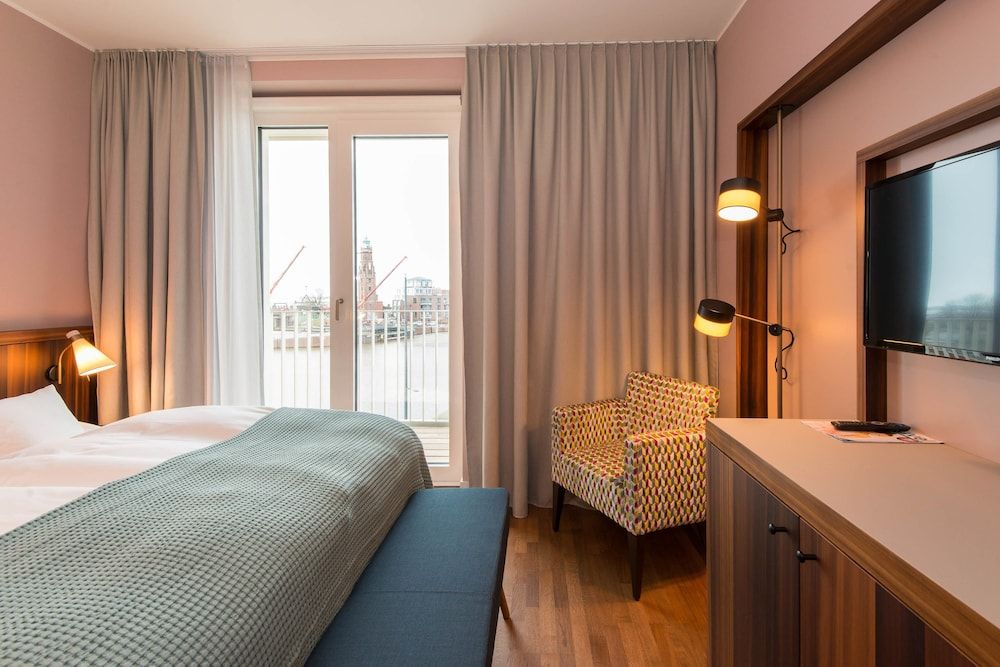 Superior Room, 1 Double Bed, Balcony (Larger Room)