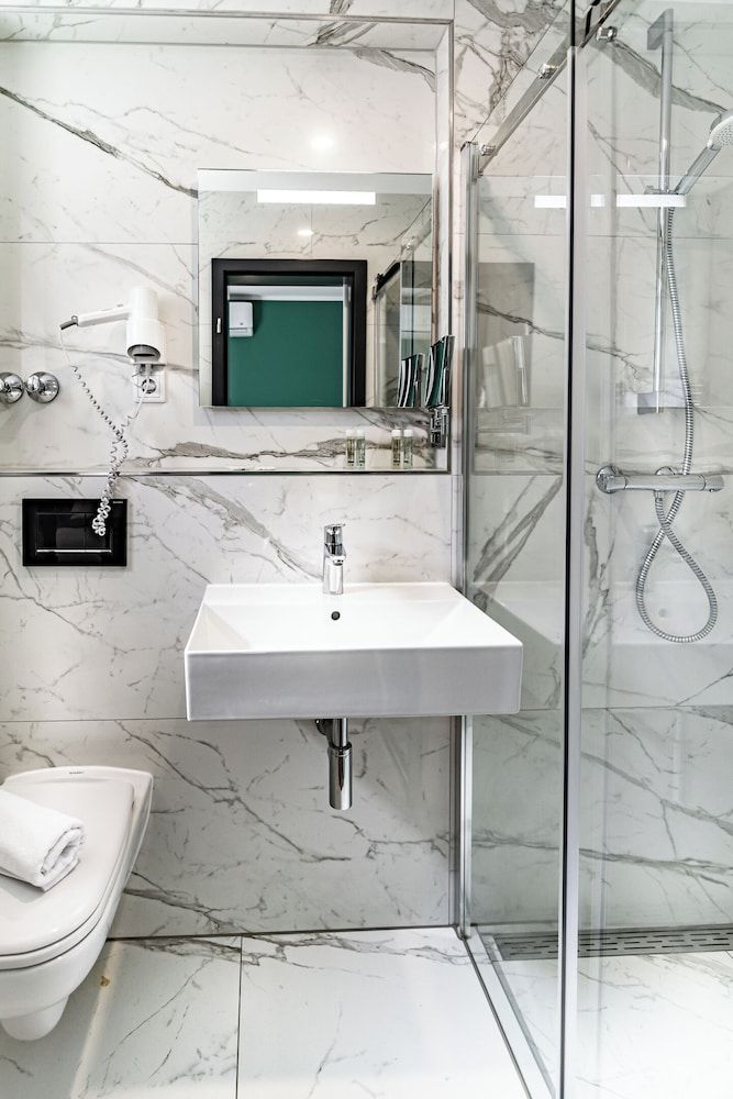 Sleep Inn Düsseldorf Standard Double or Twin Room 13