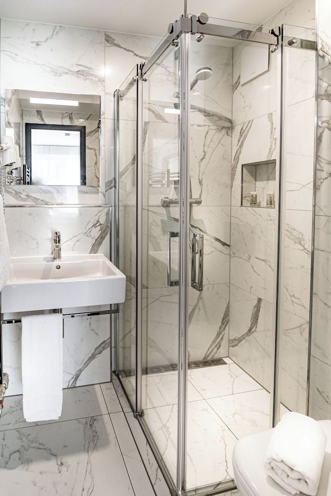 Sleep Inn Düsseldorf Standard Double or Twin Room 14