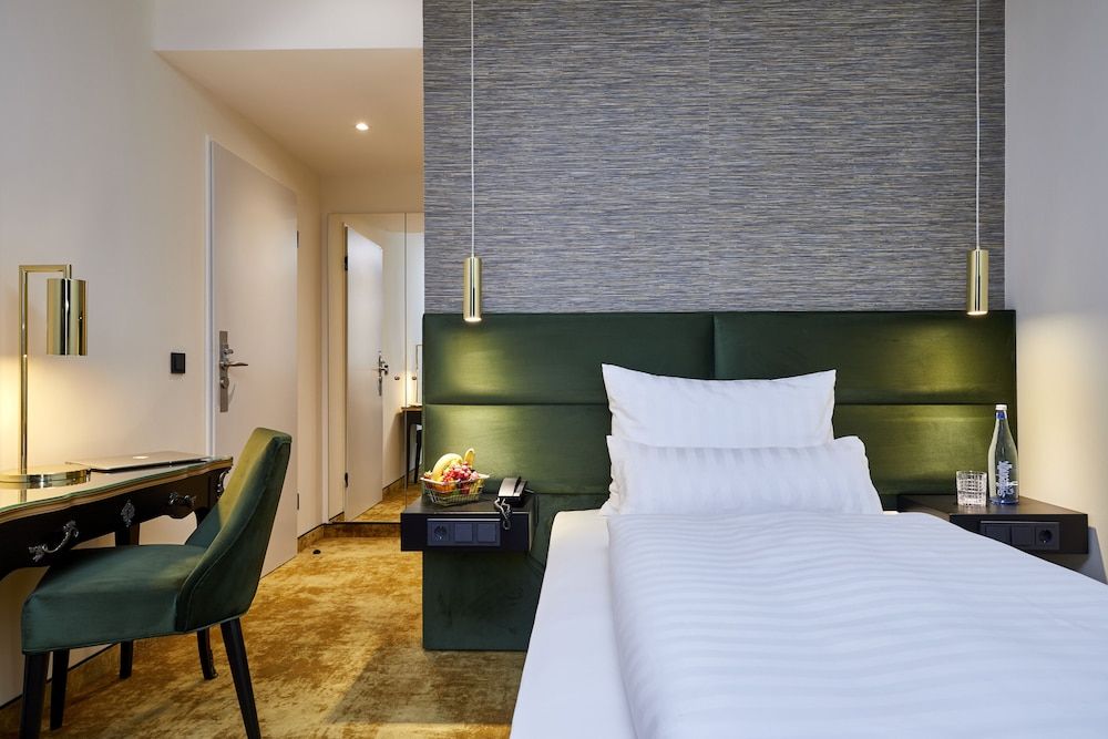 undefined Das Carls Hotel 7