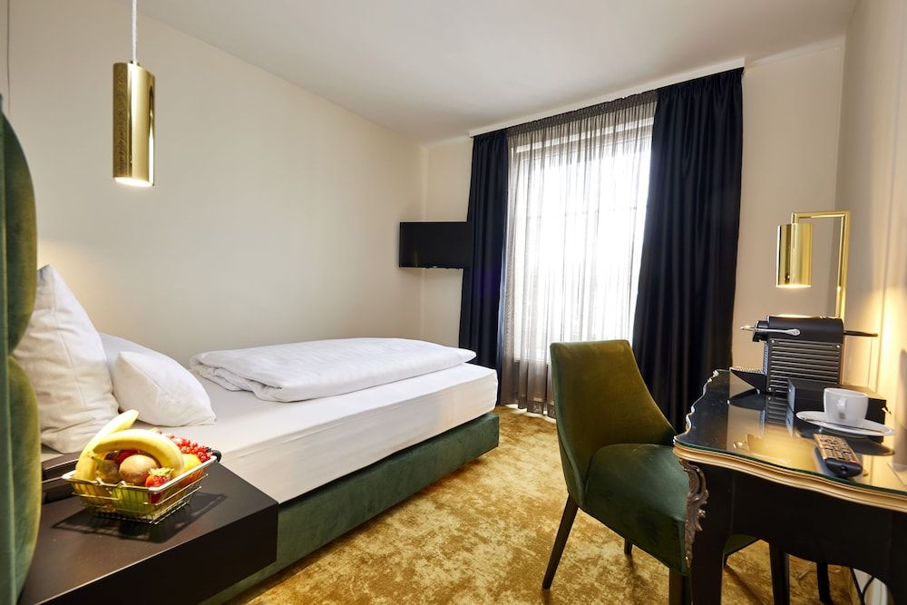 undefined Das Carls Hotel 8