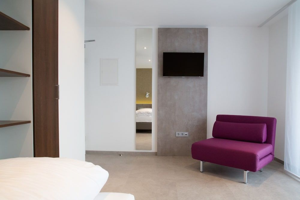Apartment (B)
