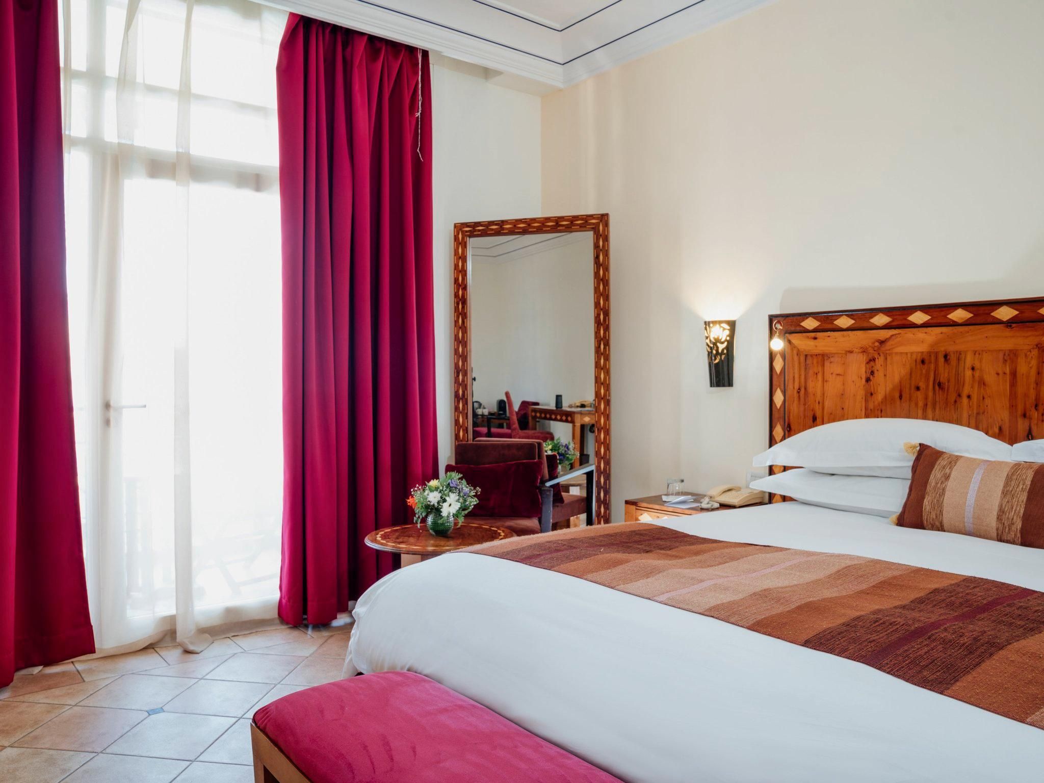 Standard Queen Room