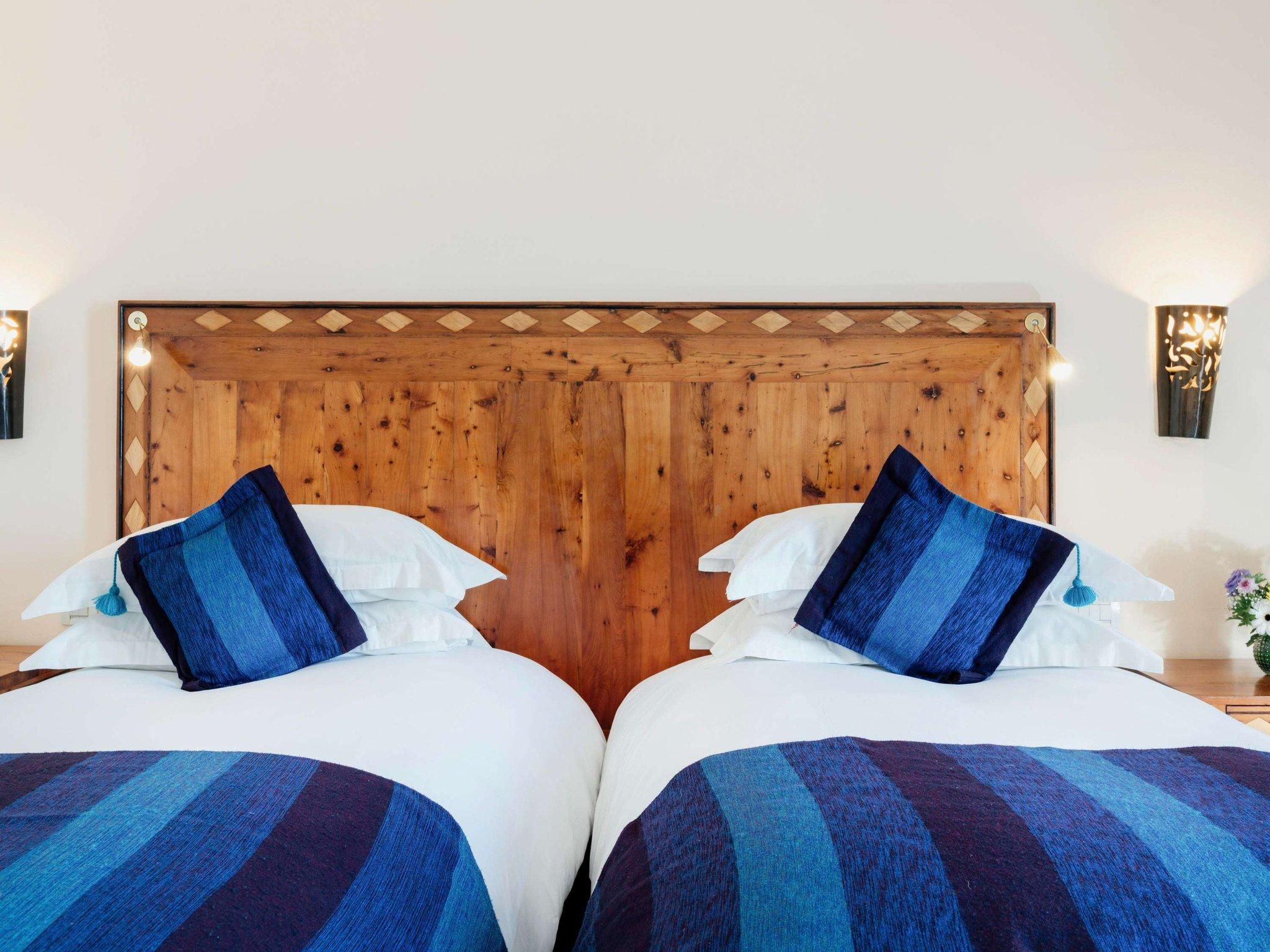 Standard Room With 2 Single Beds, City Side