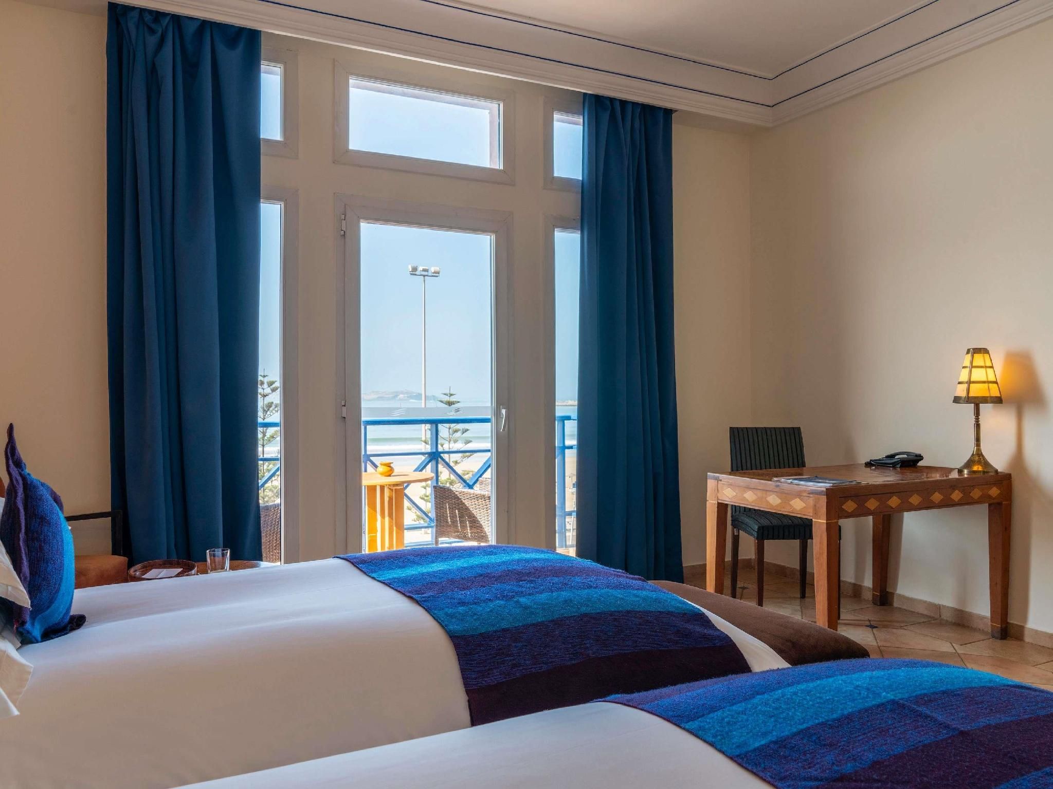 Sea View Superior Room With Twin Beds