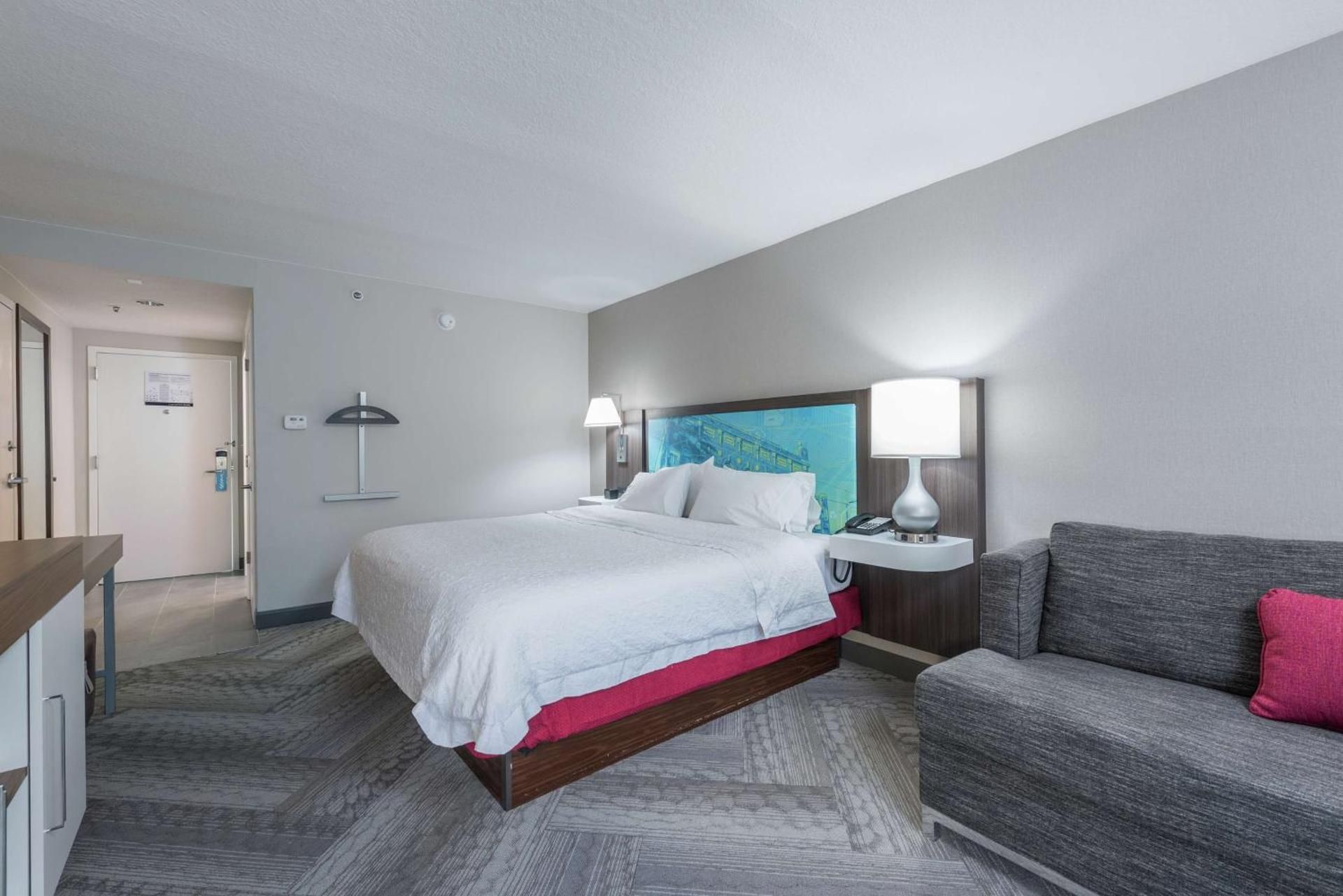 1 KING BED WITH SOFABED NONSMOKING