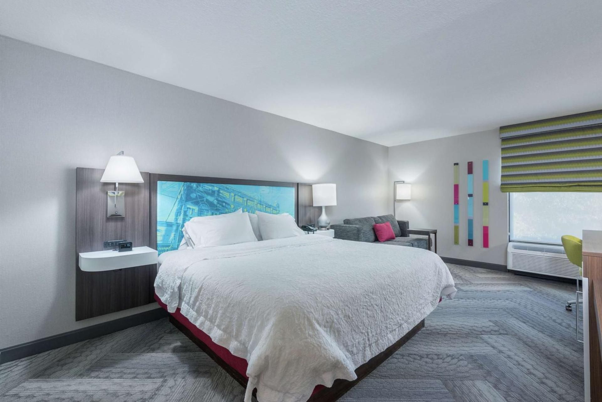1 King Bed Nonsmoking