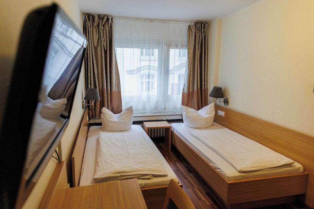 undefined Bellevue Hotel 5