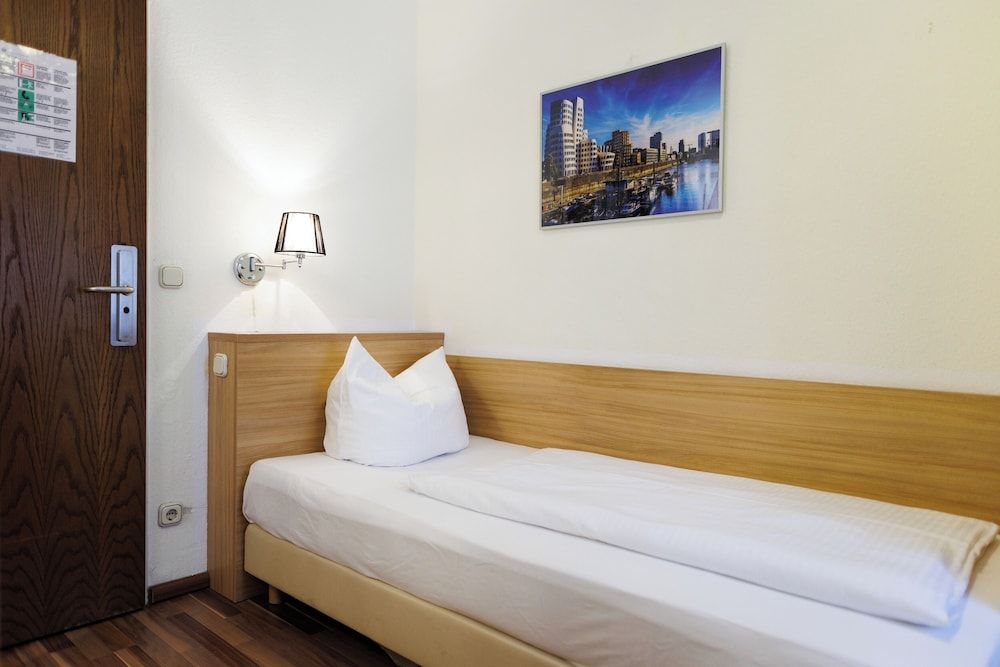 Economy Single Room