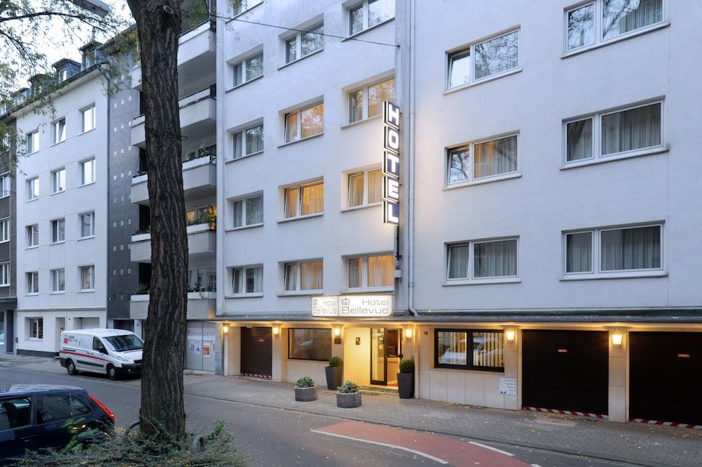 undefined Bellevue Hotel 3