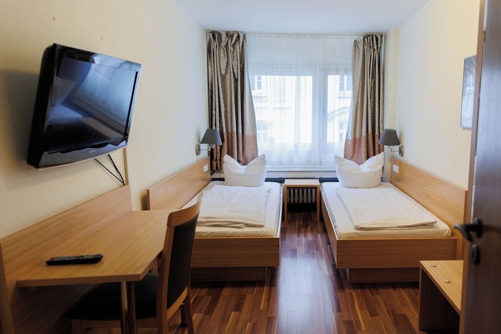 Bellevue Hotel Economy Twin Room 3