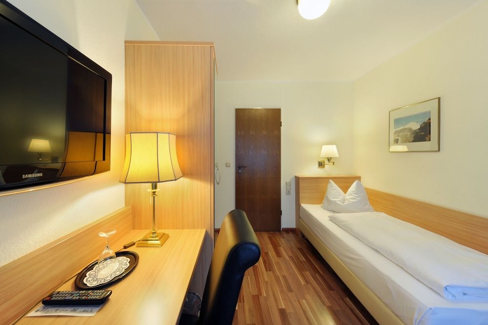 undefined Bellevue Hotel 4