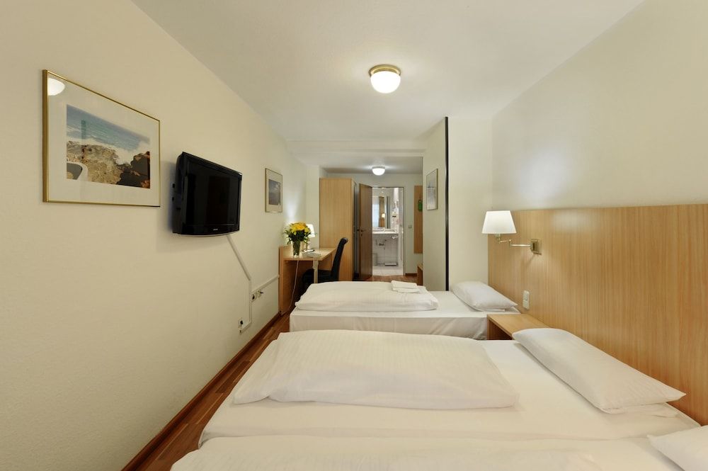 undefined Bellevue Hotel 2