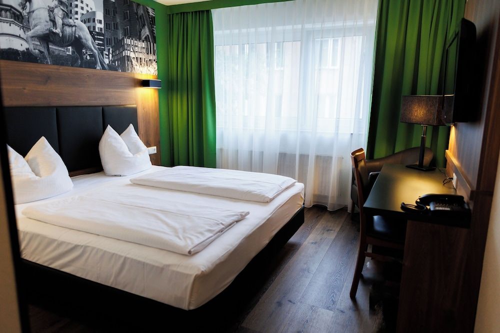 undefined Bellevue Hotel 4