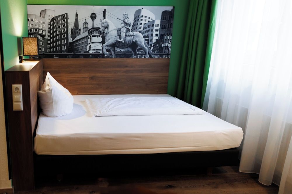 Deluxe Single Room, 1 Queen Bed