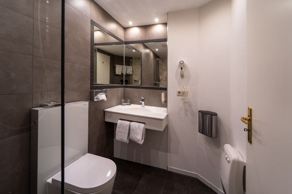 Hotel Württemberger Hof Standard Double Room 9