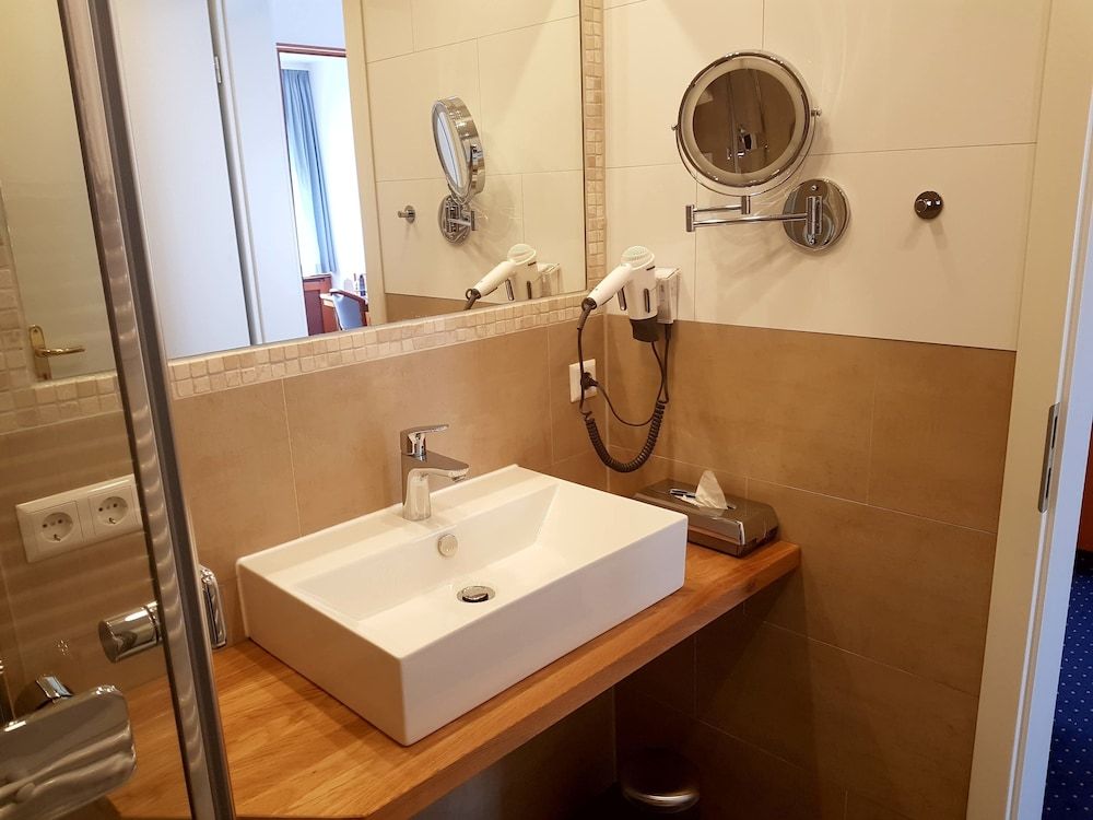 Hotel Württemberger Hof Standard Single Room 4