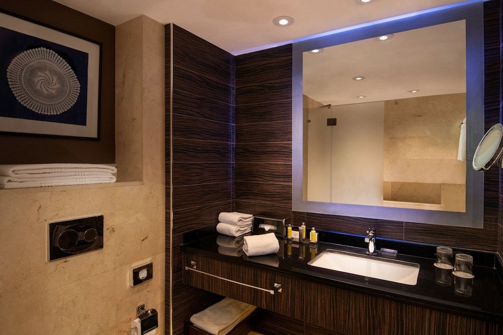 Marriott Suite, Executive lounge access, 1 King
