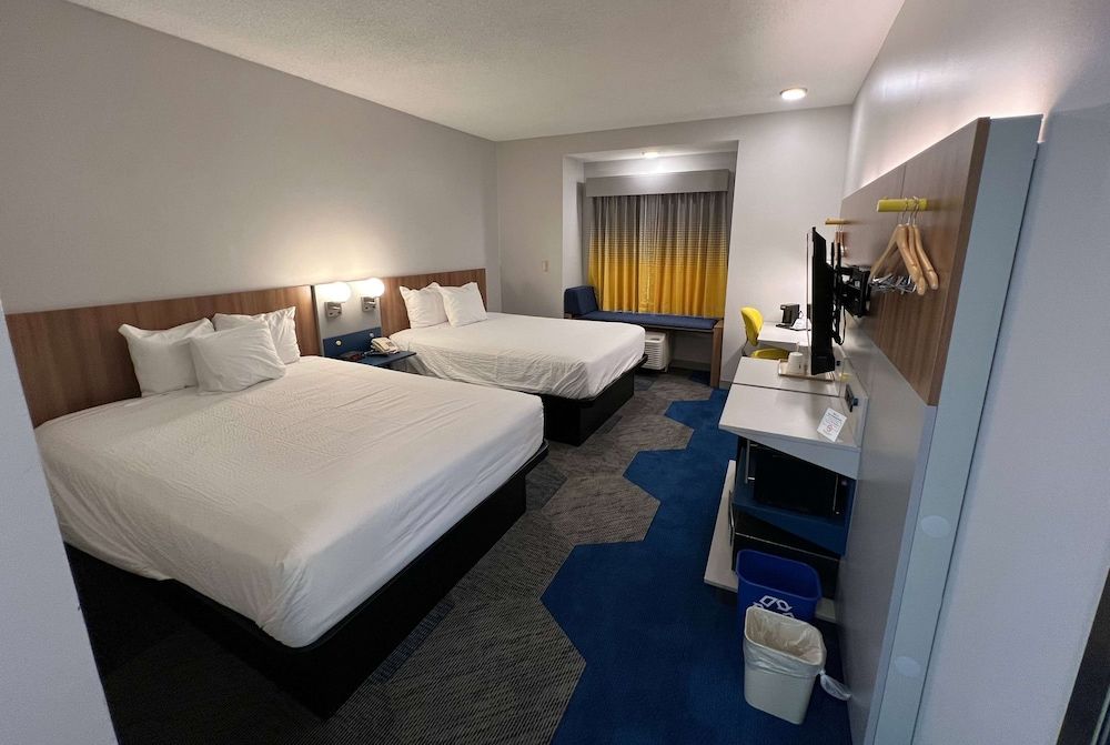 Room, 2 Queen Beds, Accessible, Non Smoking (Mobility, Roll-In Shower)