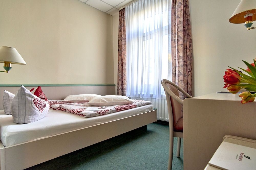 Bio Hotel Amadeus Schwerin Economy double room railway side