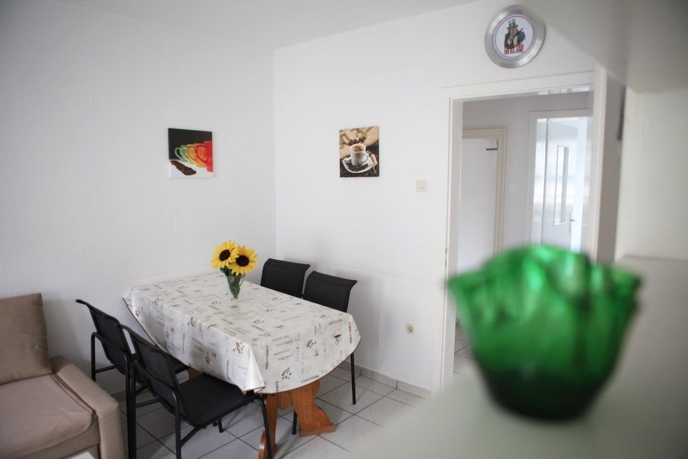 White House Bochum Ehrenfeld Apartment, 2 Bedrooms, City View (Dibergstraße 50) 5