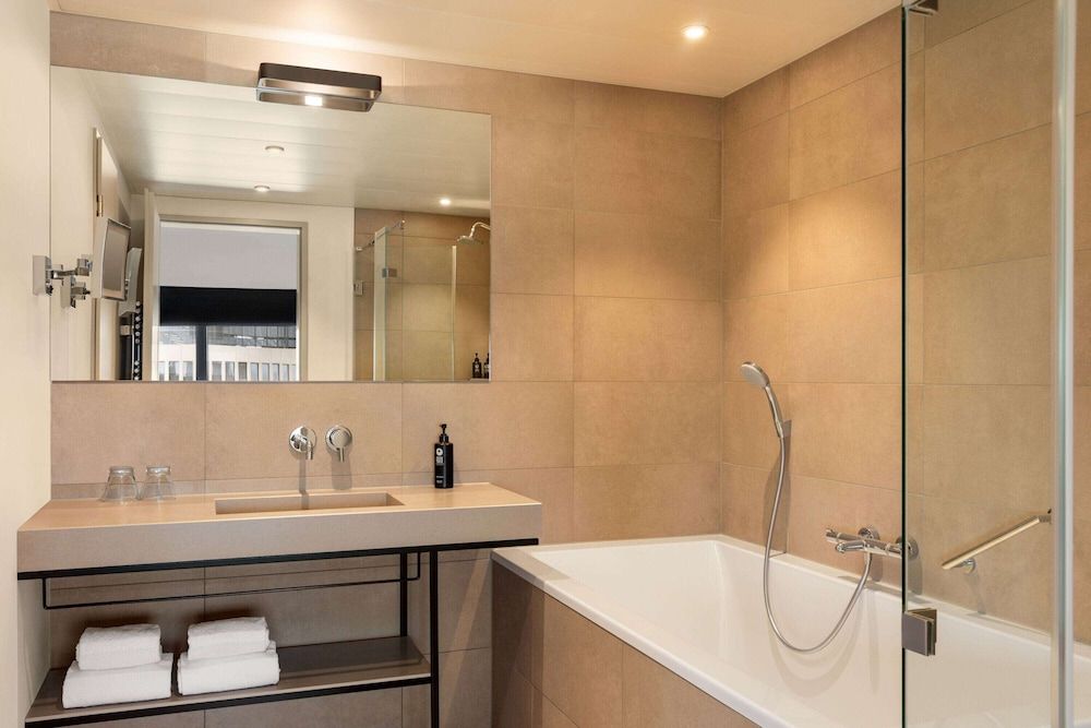 Vienna House by Wyndham Ernst Leitz Wetzlar Executive Suite, 1 King Bed 5