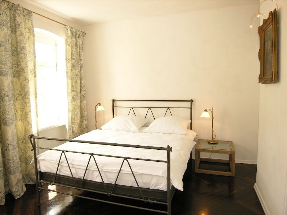 Deluxe Apartment, 3 Bedrooms, Balcony, Park View (incl. final cleaning fee € 80,-)