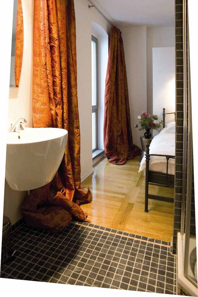 Deluxe Apartment, 3 Bedrooms, Garden Area (incl. final cleaning fee € 80,-)