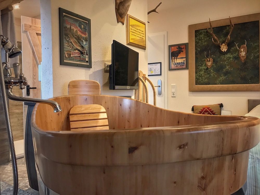 Deep Soaking Bathtub