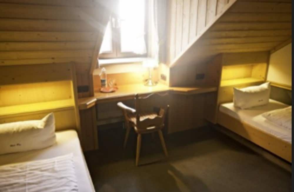 Hotel Frey Twin Room 2