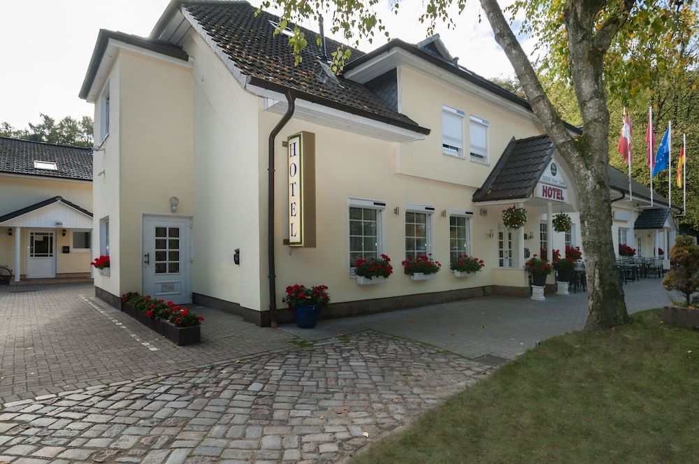 undefined Hotel Grüne Tanne 6