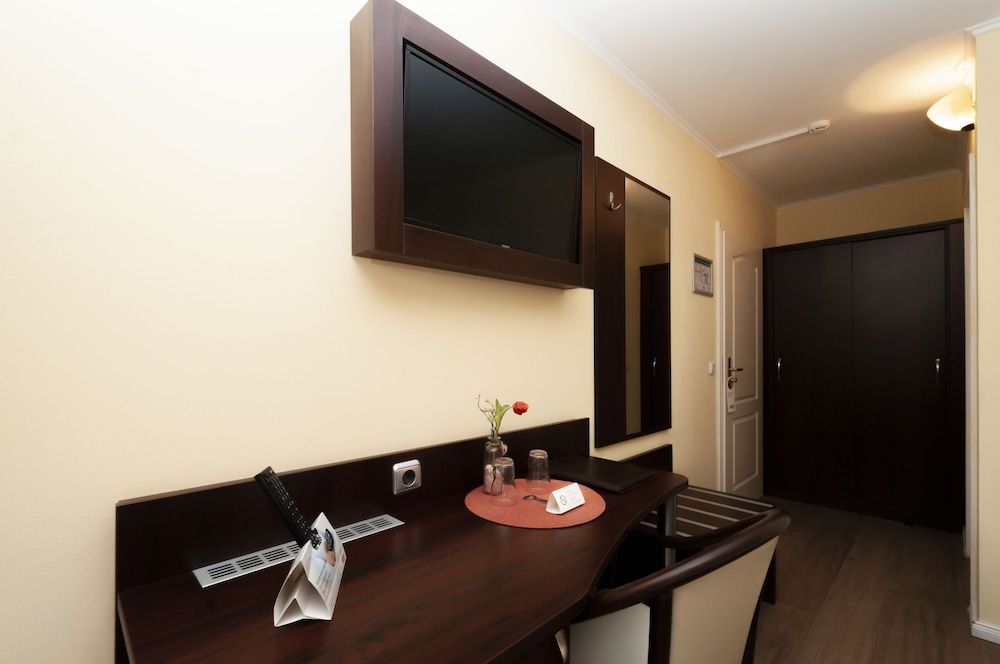 Hotel Grüne Tanne Standard Double Room, 1 Queen Bed 11