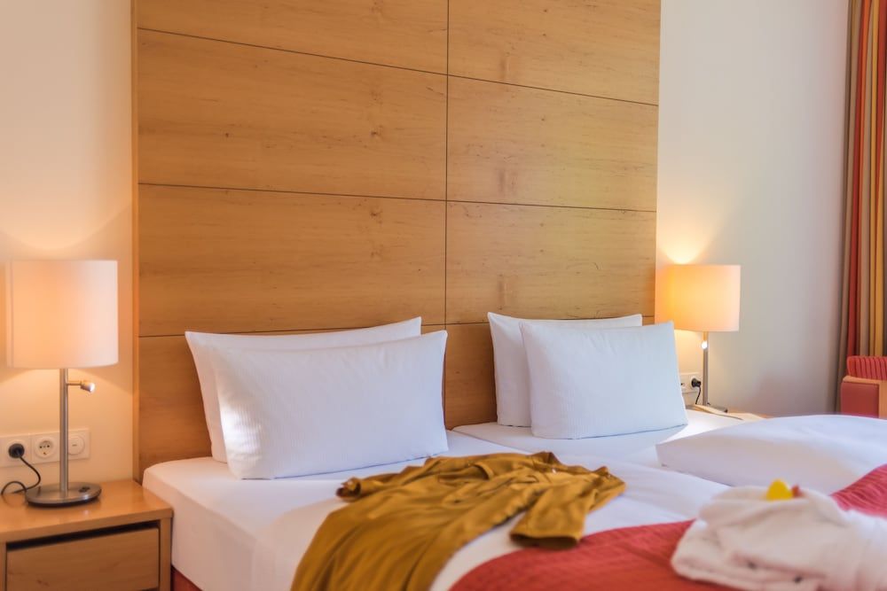 Park-Hotel Hübner Single Room 2