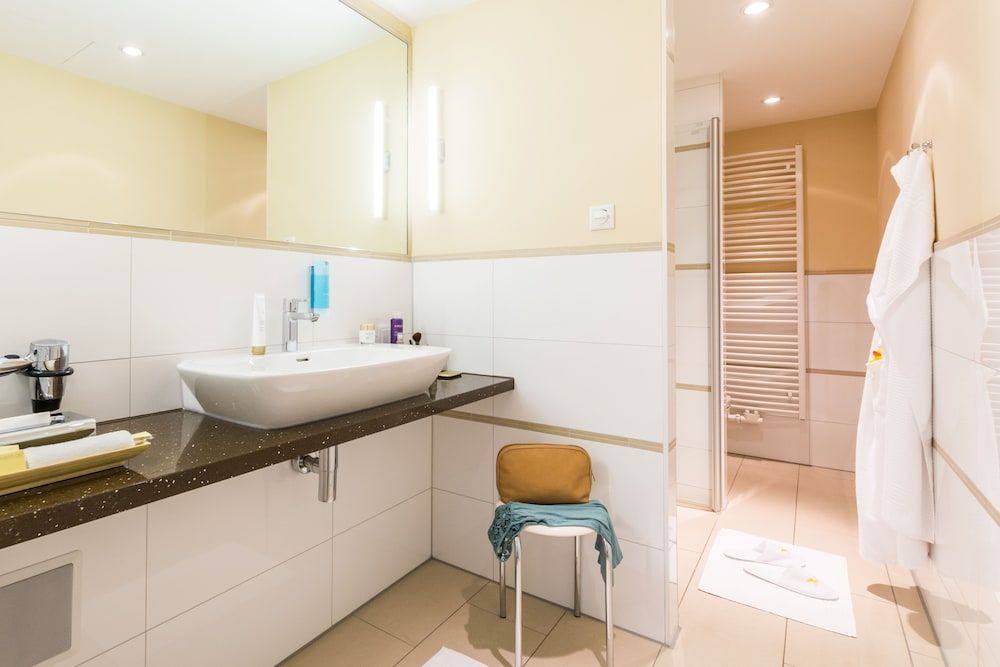 Park-Hotel Hübner Single Room 4