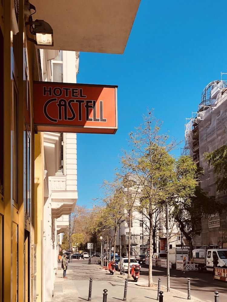 undefined Hotel Castell 3