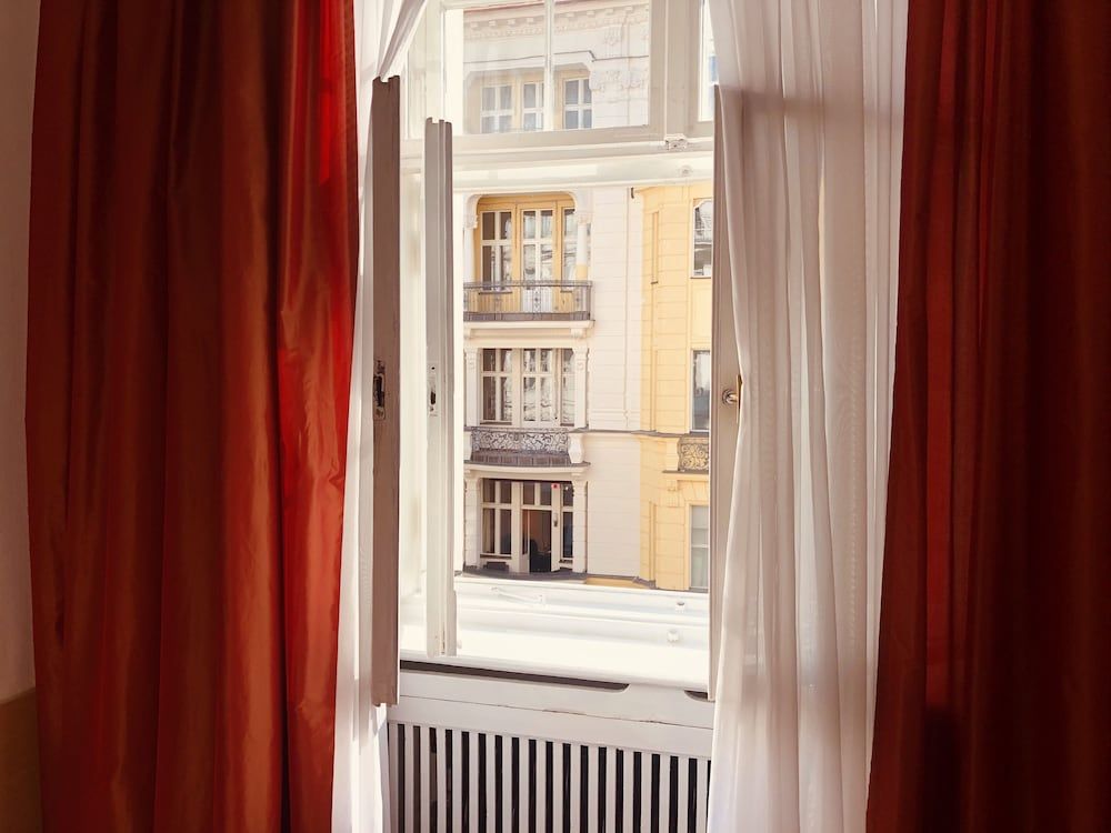 Hotel Castell Double Room 22