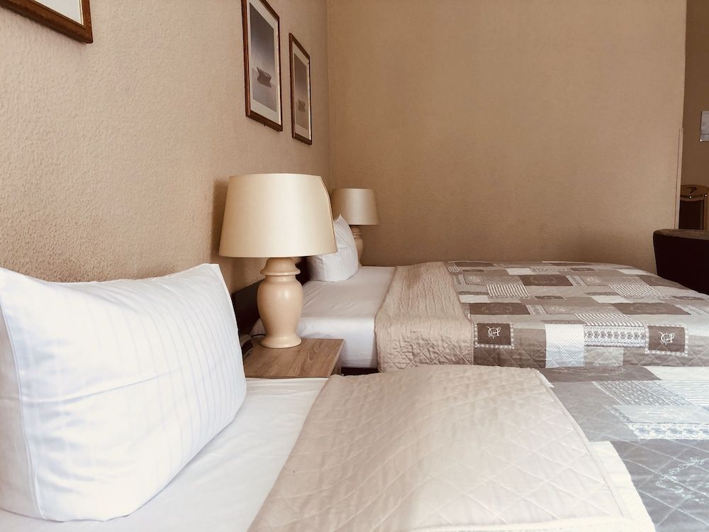 Hotel Castell Double Room 5