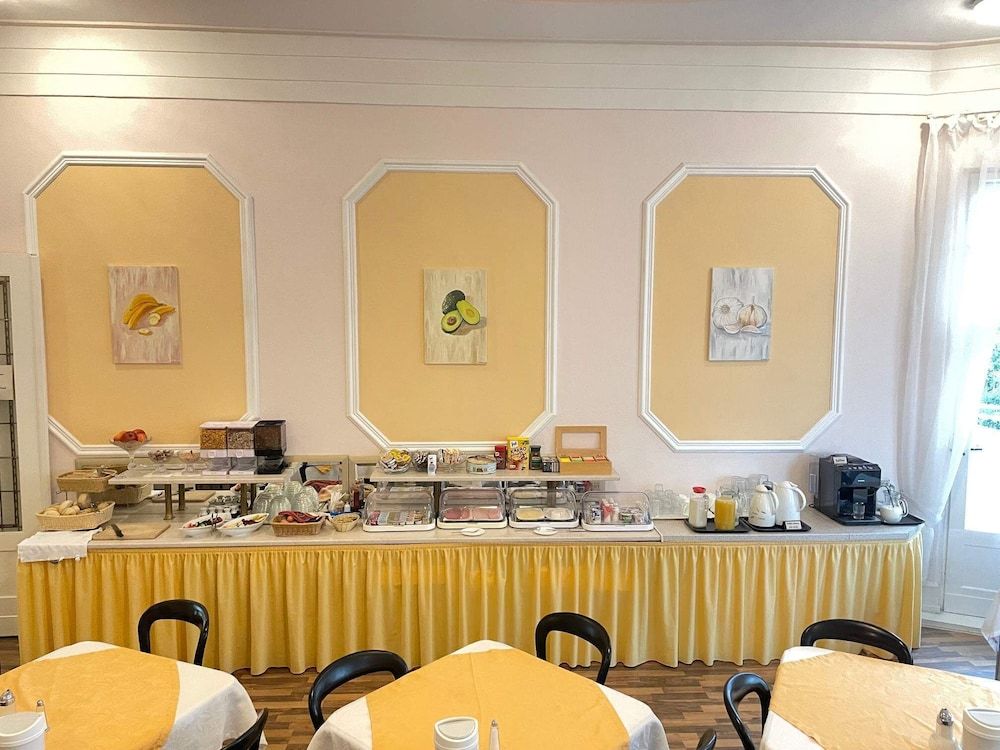 undefined Hotel Castell 8