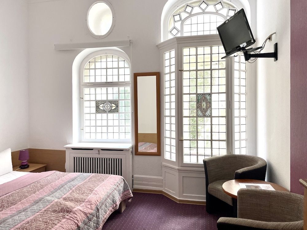 undefined Hotel Castell 3