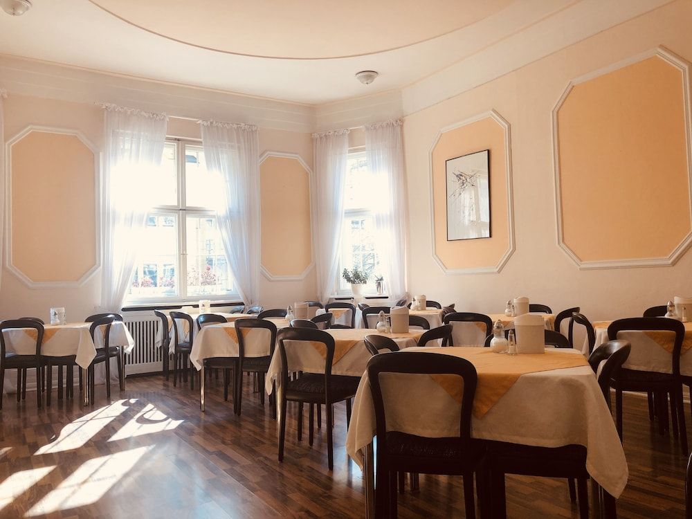 undefined Hotel Castell 10