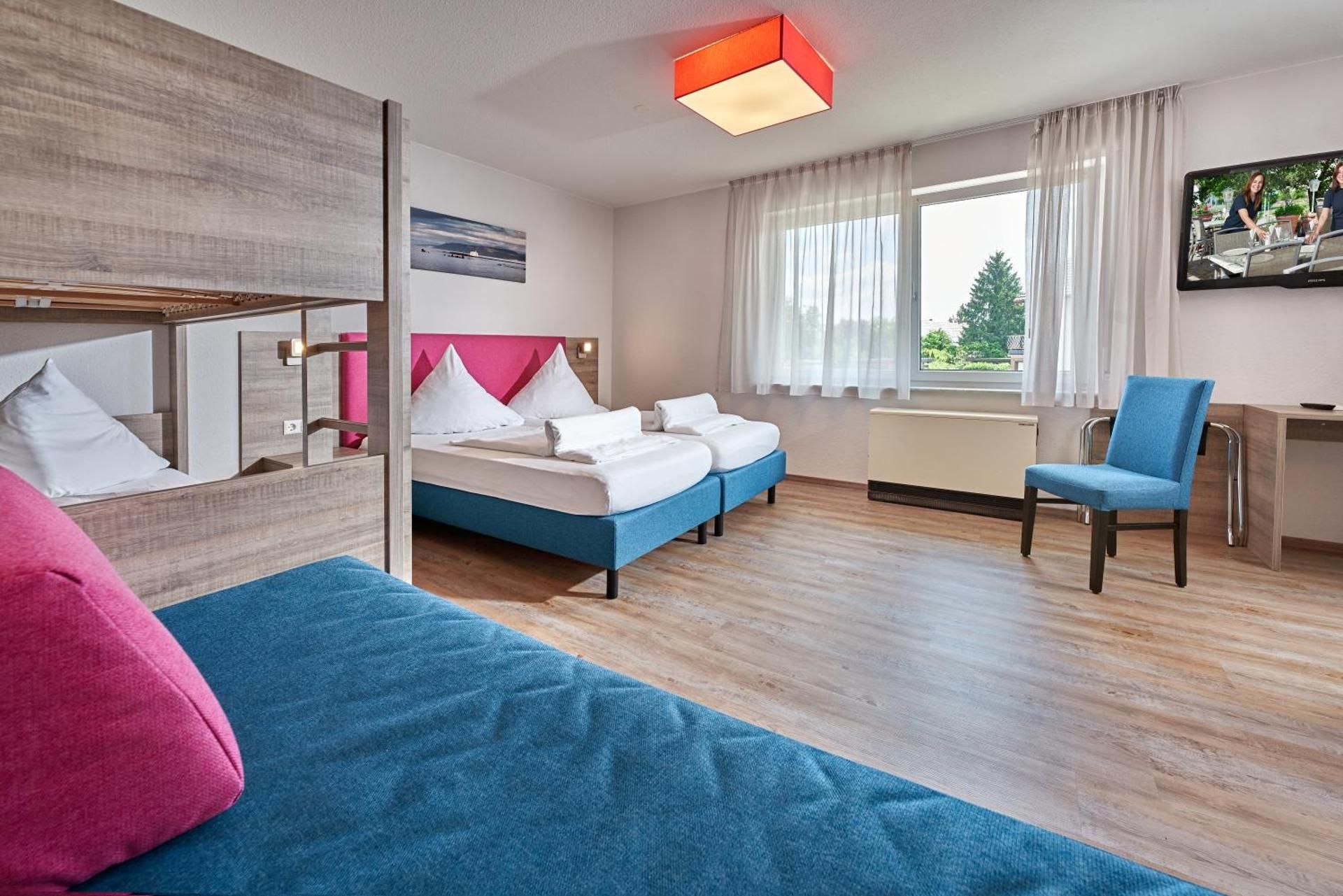 Quintuple Room