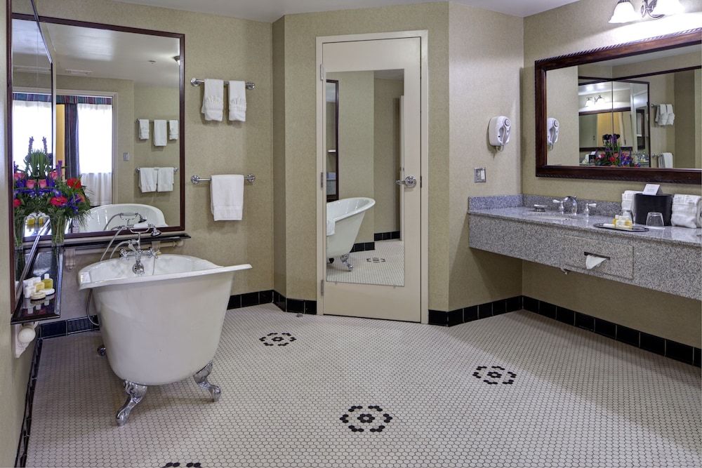 Carnegie Hotel & Spa Presidential Suite, 1 King Bed 2