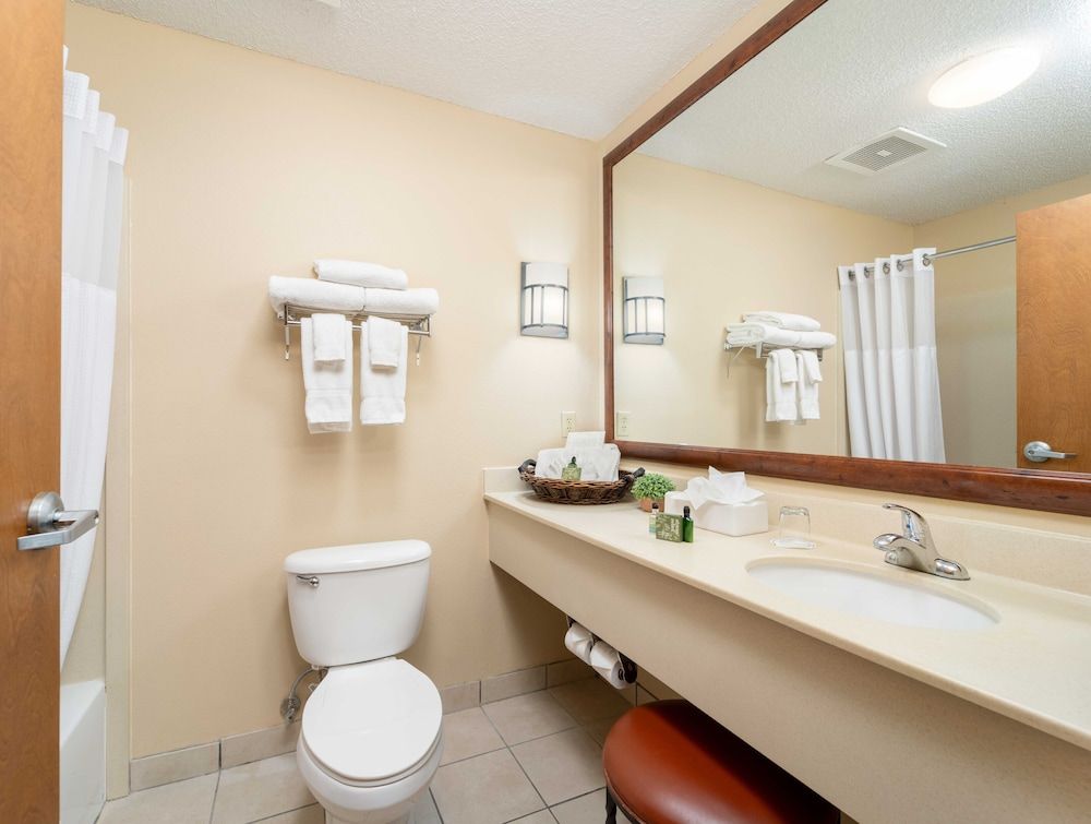 MCM Elegante Lodge & Suites Ruidoso Deluxe Room, 2 Queen Beds 3