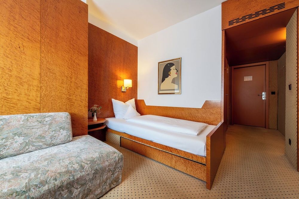 Classic Single Room
