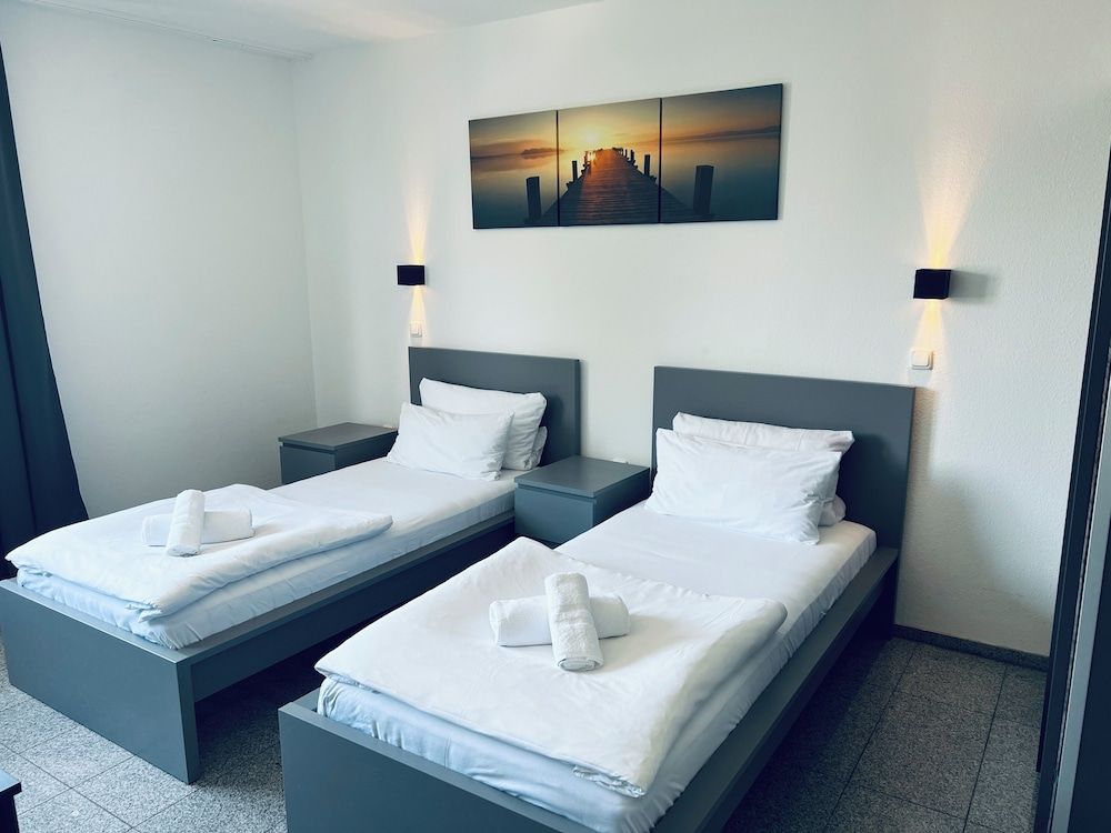 Lipp Apartments Standard Apartment, 2 Twin Beds 4